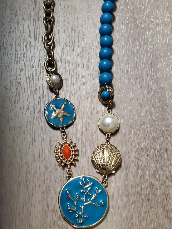 unmarked Jewelry - Blue Beaded Sea Life Seashell Statement Pendant Necklace Beach Coastal Wear